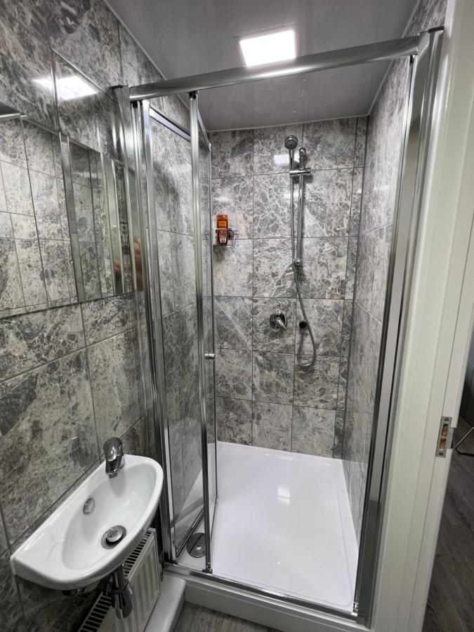 דירות Studio In Private House Near Central מילטון קינס מראה חיצוני תמונה